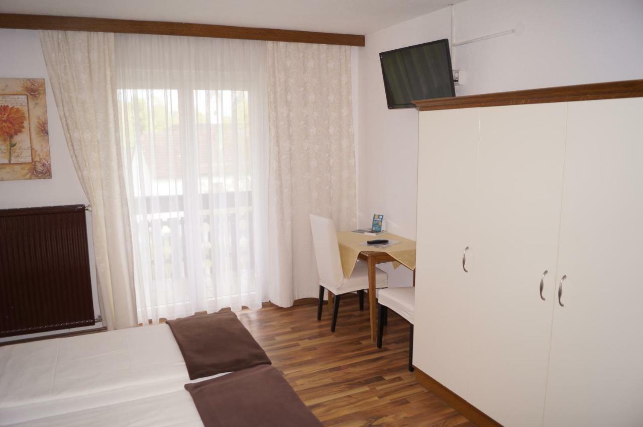 Pension Dobernig - Contactless Check In/Stay Klagenfurt am Woerthersee Dış mekan fotoğraf